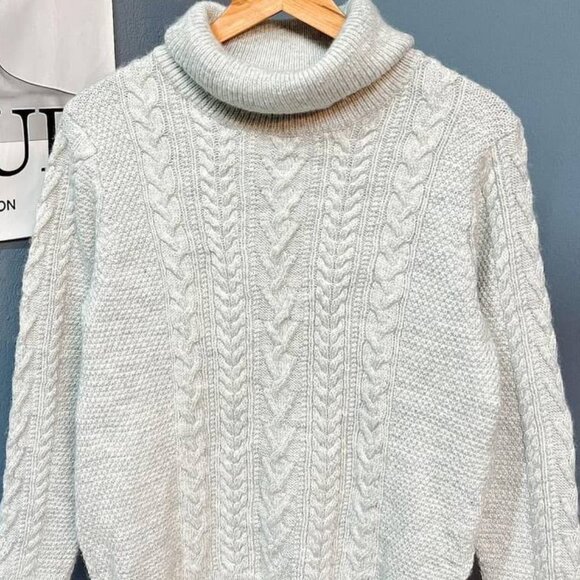 Sweaters - Cozy Light Gray Cable Knit Turtleneck Sweater